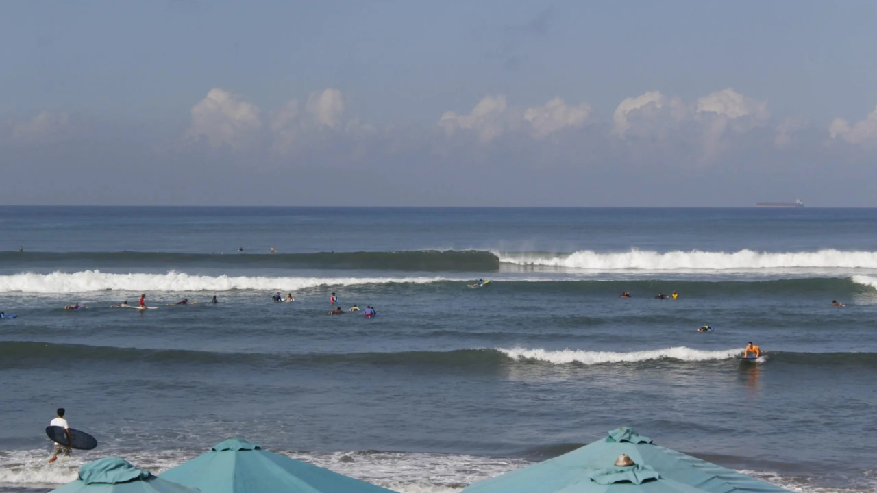 Batu Bolong Surf Camp (Canggu)